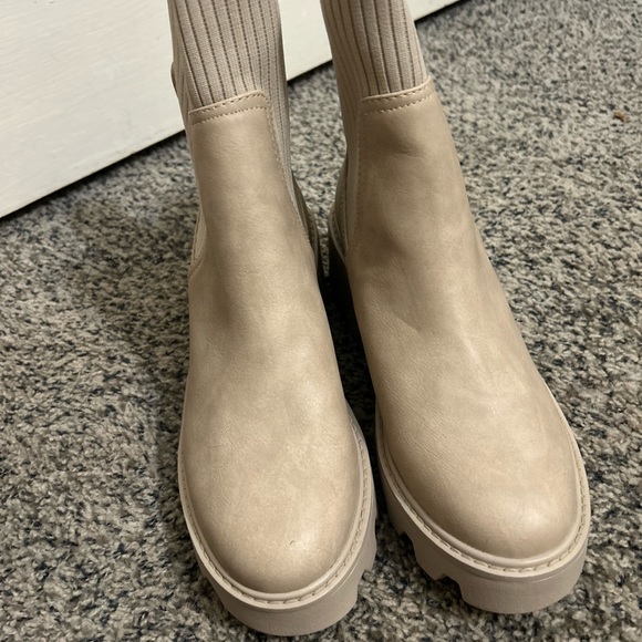 Dolce Vita boots women’s size 8.5 - Picture 2 of 5